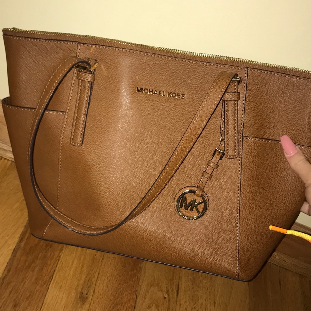 MICHAEL KORS BAG!!